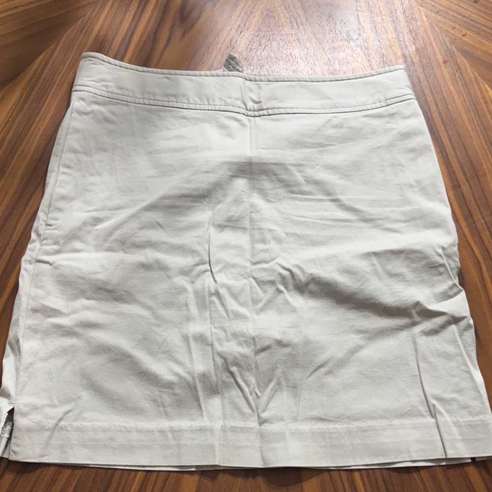 Vineyard Vines Cream Skirt with Pink Accents